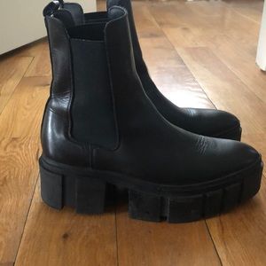 Mango leather track sole ankle boots